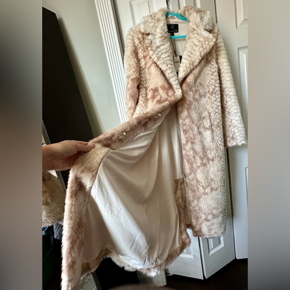🎸UNREAL FUR🎸🔥NWT🔥Montmartre Coat in Beige/Pink— size S - Picture 10 of 14